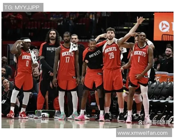 2012年NBA季后赛火箭与掘金第三场激战回顾与精彩瞬间分析