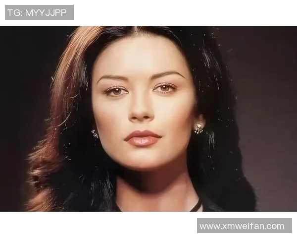 足球明星女友魅力写真展现她们的时尚与风采